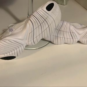 NIKE FREE RUN 5.0 JDI LASER
FUCHSIA 7.5